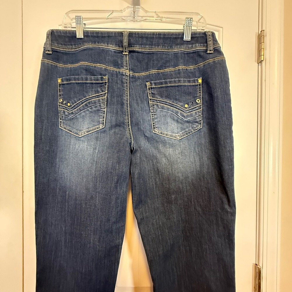 Chicos Platinum Ultimate Fit Jeans Womens 8 Dark Wash Straight Leg Cropped Capri - Picture 4 of 12